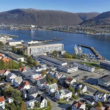 In The Heart Of The Aurora Borealis - Tromso City Экстерьер фото