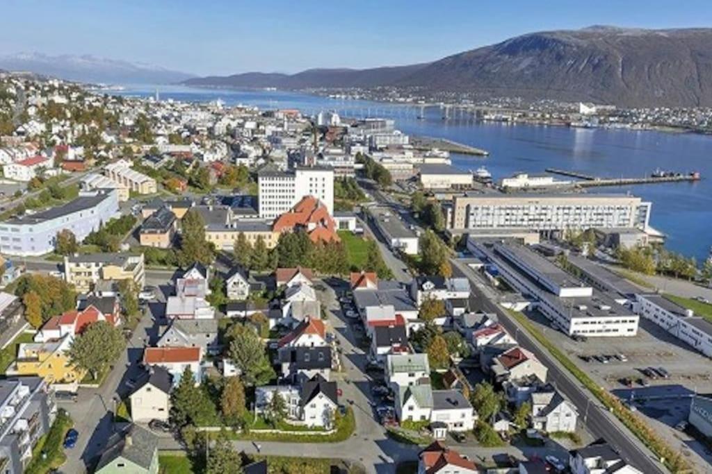 In The Heart Of The Aurora Borealis - Tromso City Экстерьер фото